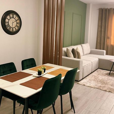 Enol Plazza Apartment Tirana Bagian luar foto