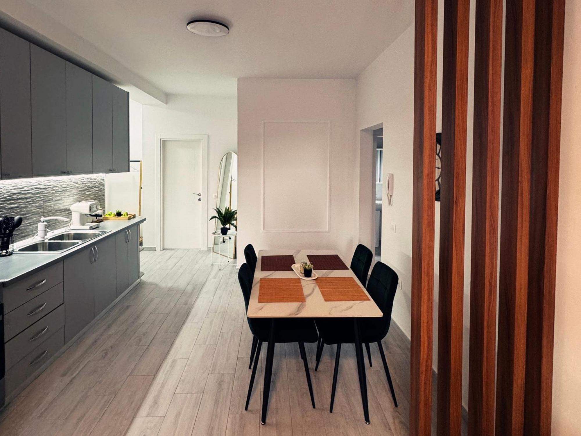 Enol Plazza Apartment Tirana Bagian luar foto