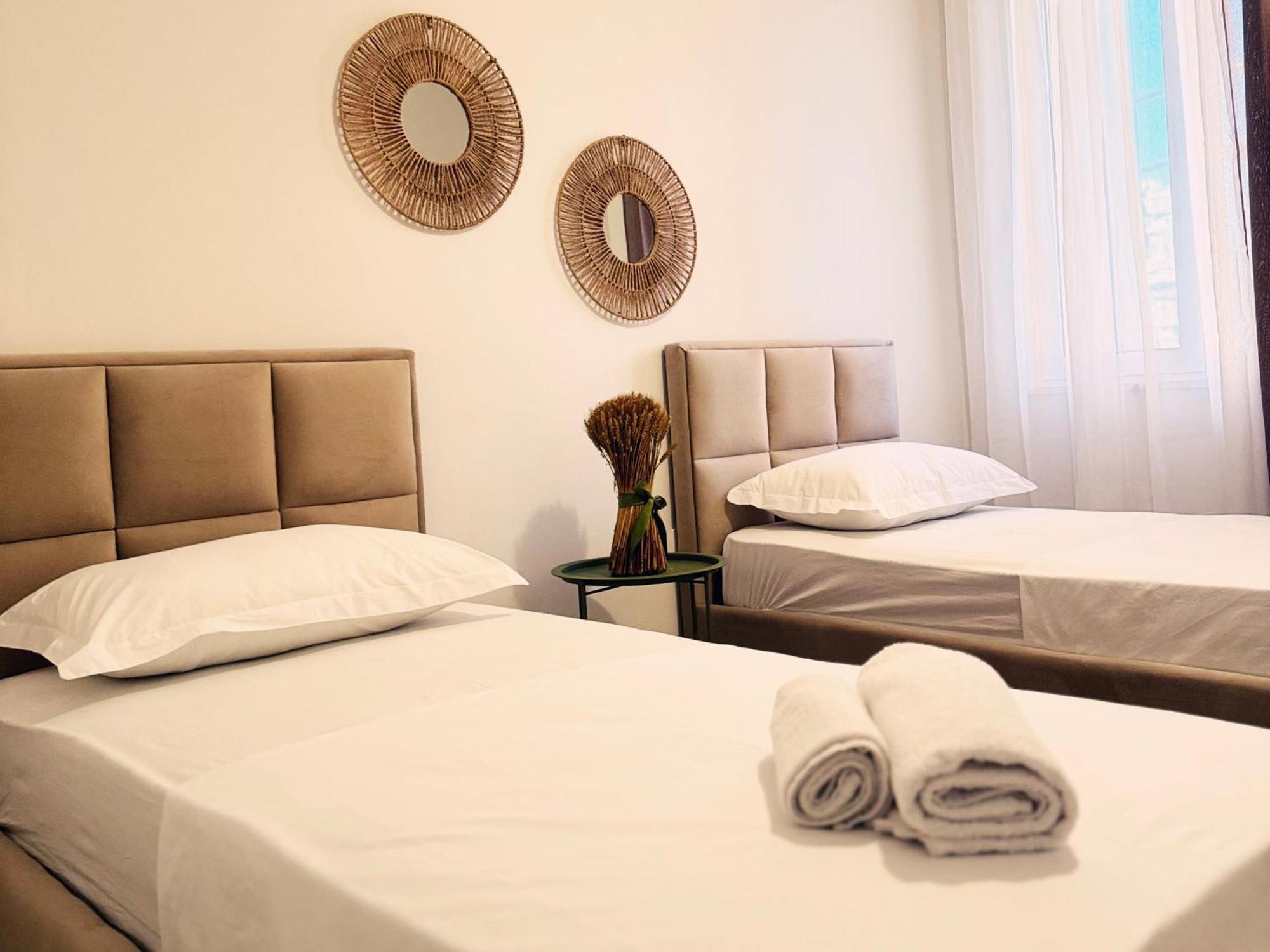 Enol Plazza Apartment Tirana Bagian luar foto