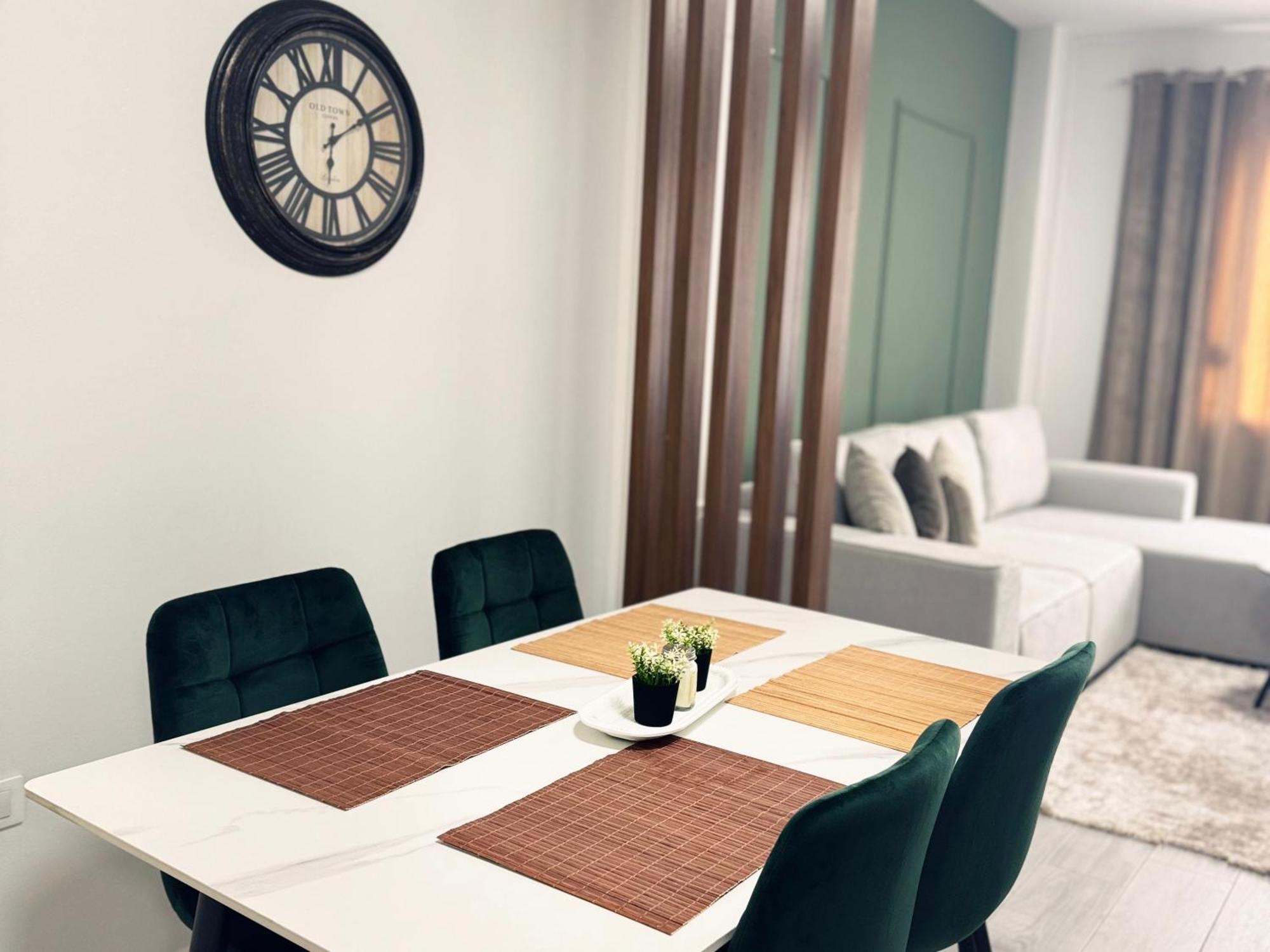Enol Plazza Apartment Tirana Bagian luar foto
